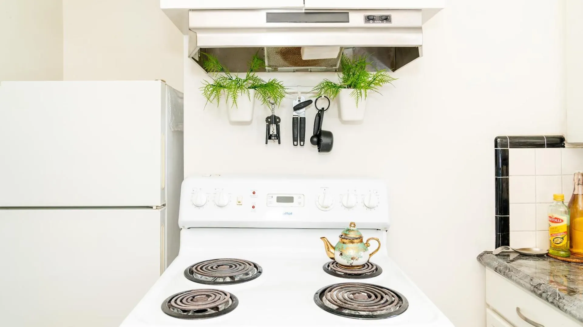 Room In Cozy House Close To Lawrence Ave, Wifi, Parking Toronto 0*,
