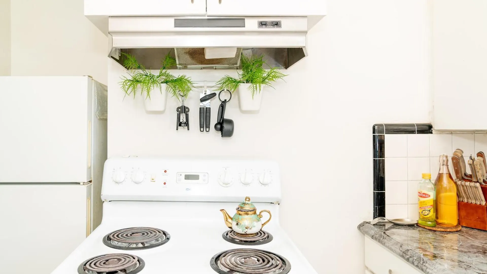 Room In Cozy House Close To Lawrence Ave, Wifi, Parking Toronto 0*,  Canada
