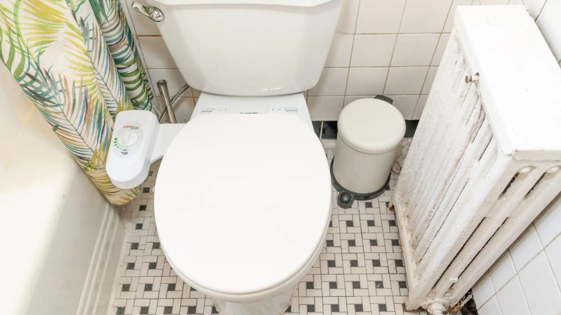 Homestay Room In Cozy House Close To Lawrence Ave, Wifi, Parking Toronto Canada
