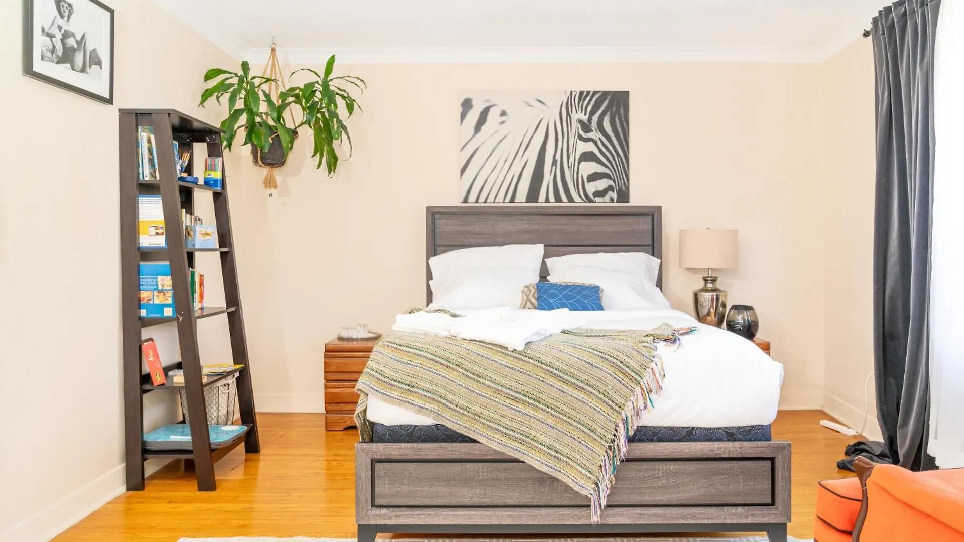 Room In Cozy House Close To Lawrence Ave, Wifi, Parking Toronto